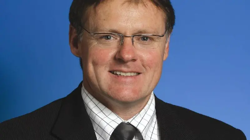 00_94732_Mark_Cairns_04small