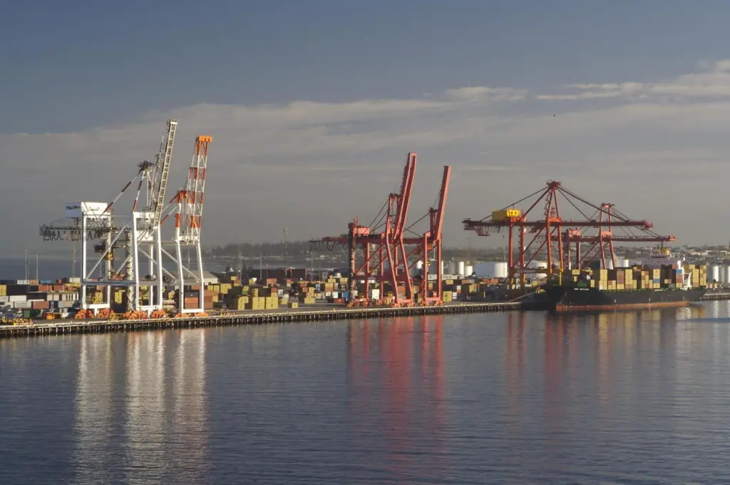 Port Strategy: Fremantle could have a battle for business on its hands soon