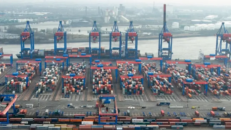 Port Strategy: Hamburg nets first terminal indicator award
