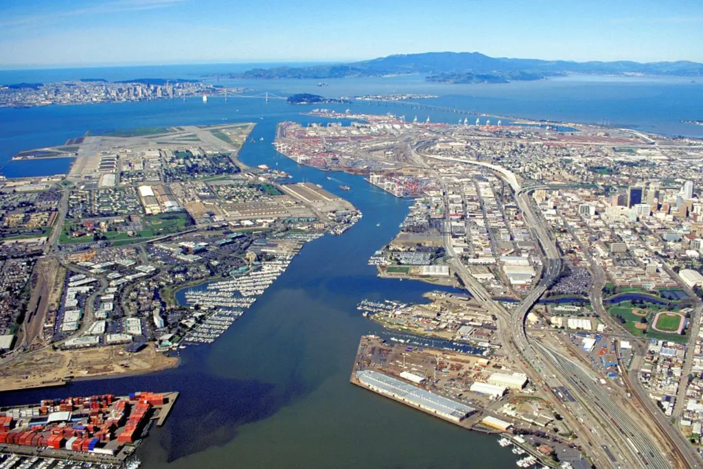Port Strategy: Oakland aims to boost its west coast prospects
