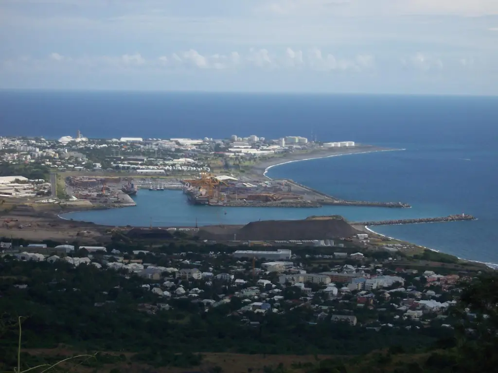 Port Strategy: Reunion port broke through the 4m tonnes barrier last year