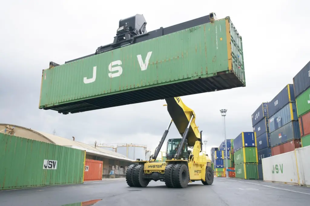 4_-_Hyster_-_container_handling_news_c.jpg