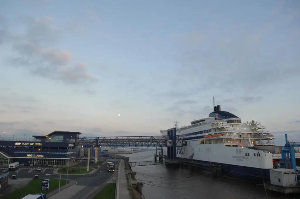 00_94952_ABP_Hull_194_c