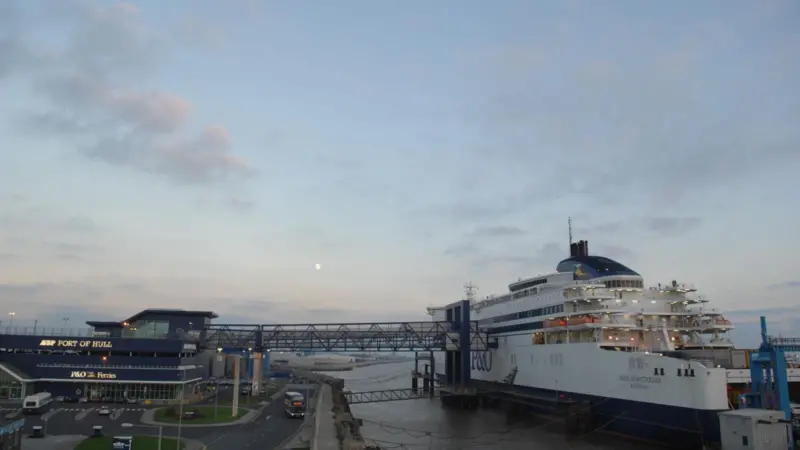 00_94952_ABP_Hull_194_c
