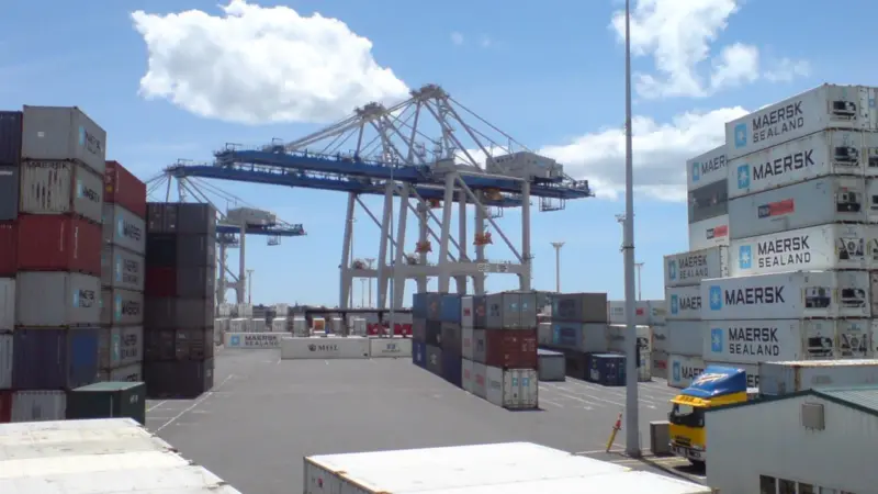 Port Strategy: Port struggles to avert workers strike