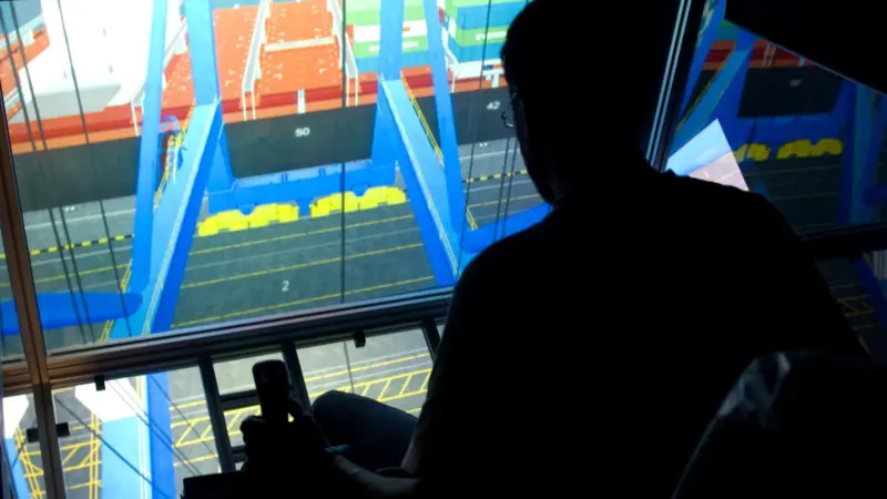00_93586_MPRI_crane_simulator