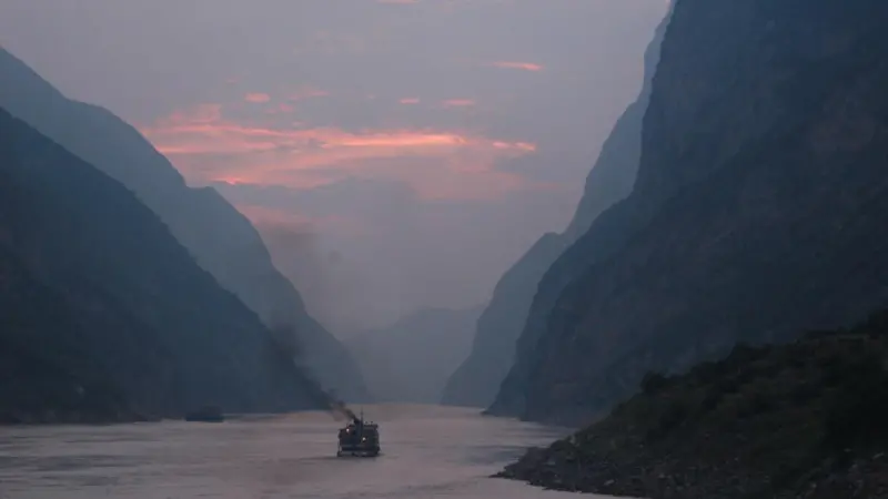 Dusk_on_the_Yangtze_River.jpg