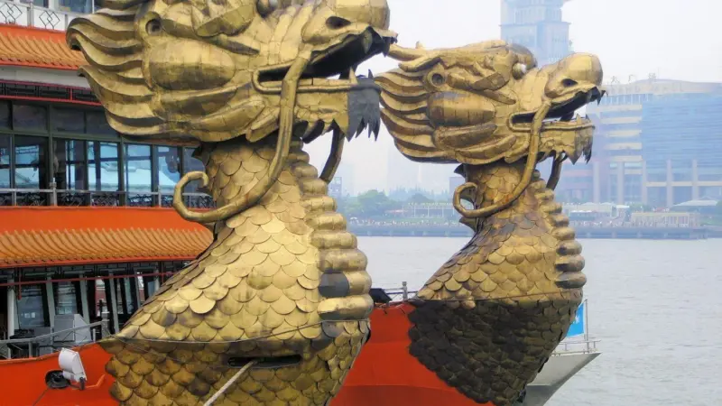China_pic_dragon_figureheads_smaller.jpg