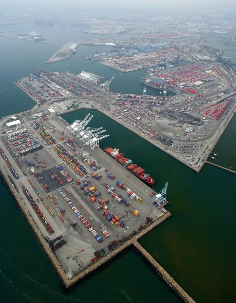 00_95330_Port_of_Long_Beach2C_California