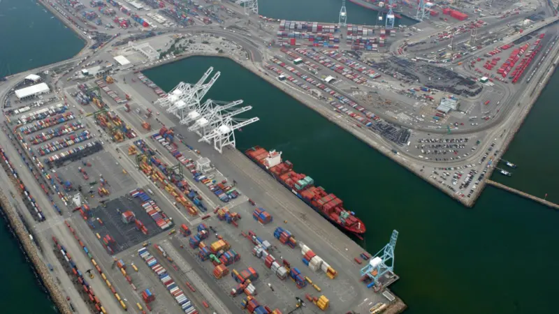 00_95330_Port_of_Long_Beach2C_California