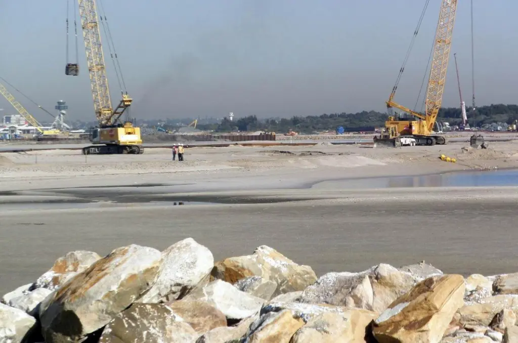 Port Strategy: The technical nature of port construction means that only a handful of insurers will cover building risks. Credit: Sydney Ports