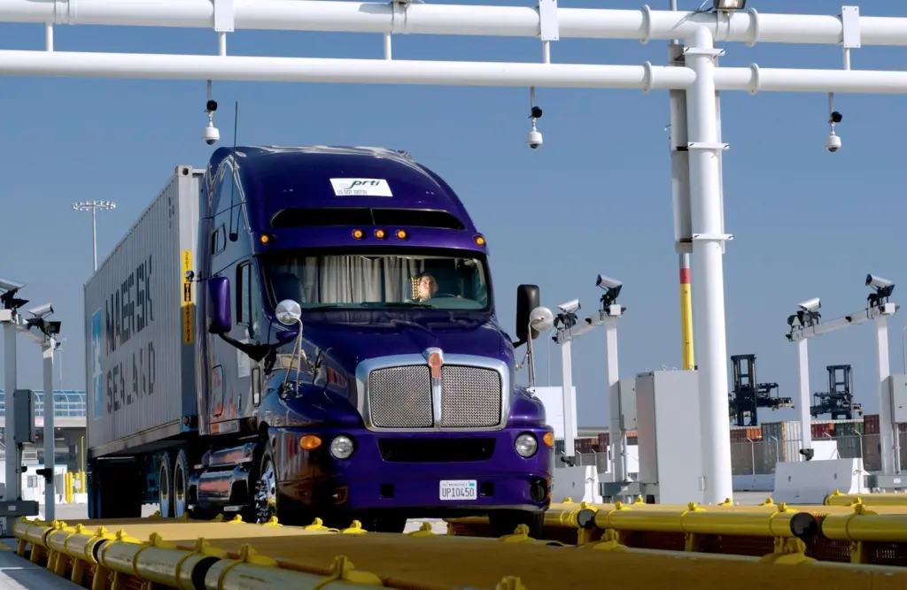 00_94208_Pier400_Truck
