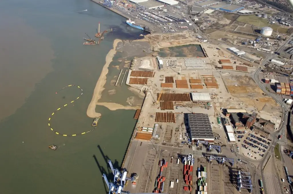 00_94932_Felixstowe_South_aerial_progress_30_March_09_032_3