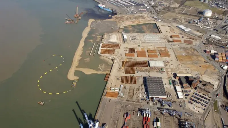 00_94932_Felixstowe_South_aerial_progress_30_March_09_032_3