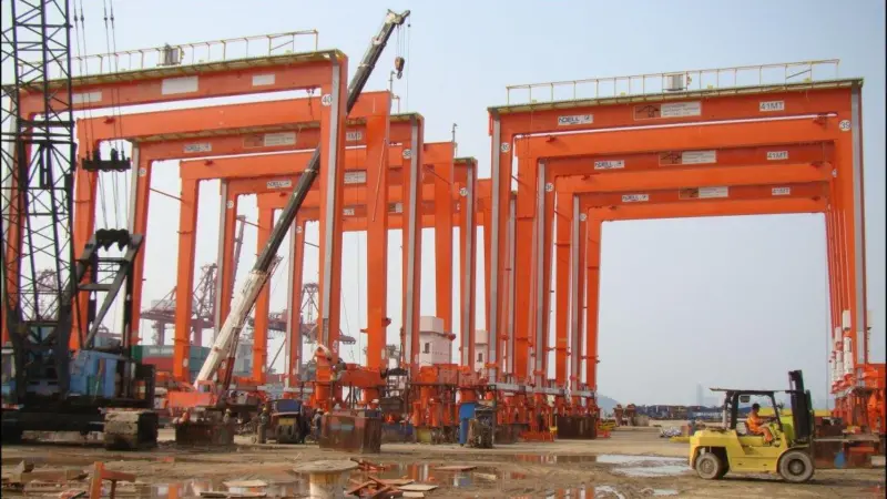 00_95520_Noell_cranes