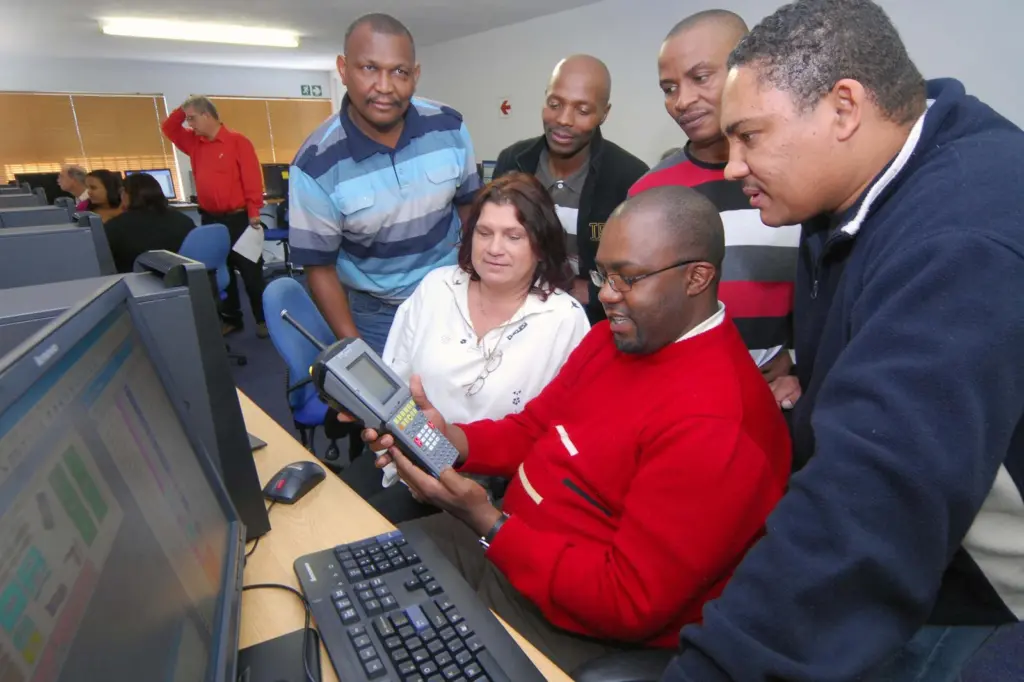 00_94369_Training_at_Cape_Town_terminal