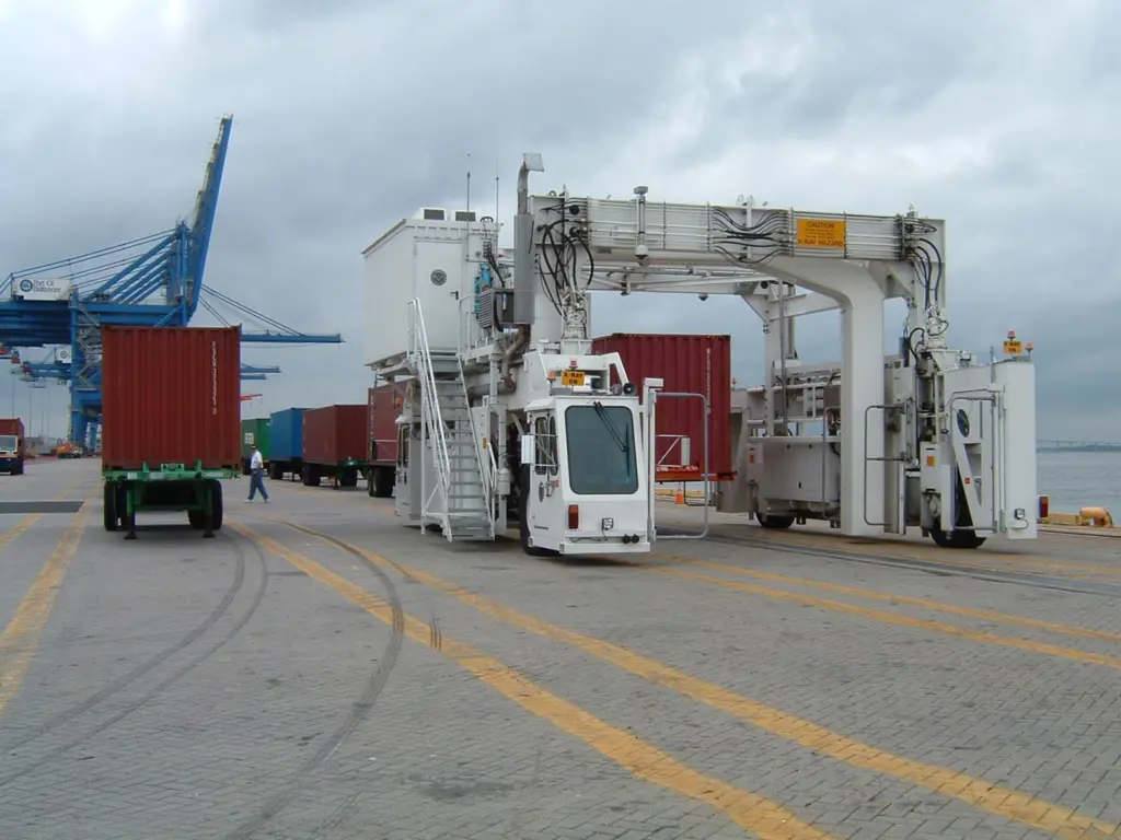 Rapiscan_Systems_Eagle_in_action_at_Port_of_Baltimore.jpg