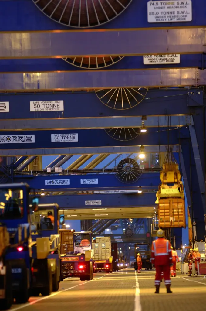 Port Strategy: Felixstowe is concerned about the safety of its dockers when lashing on poorly maintained ships