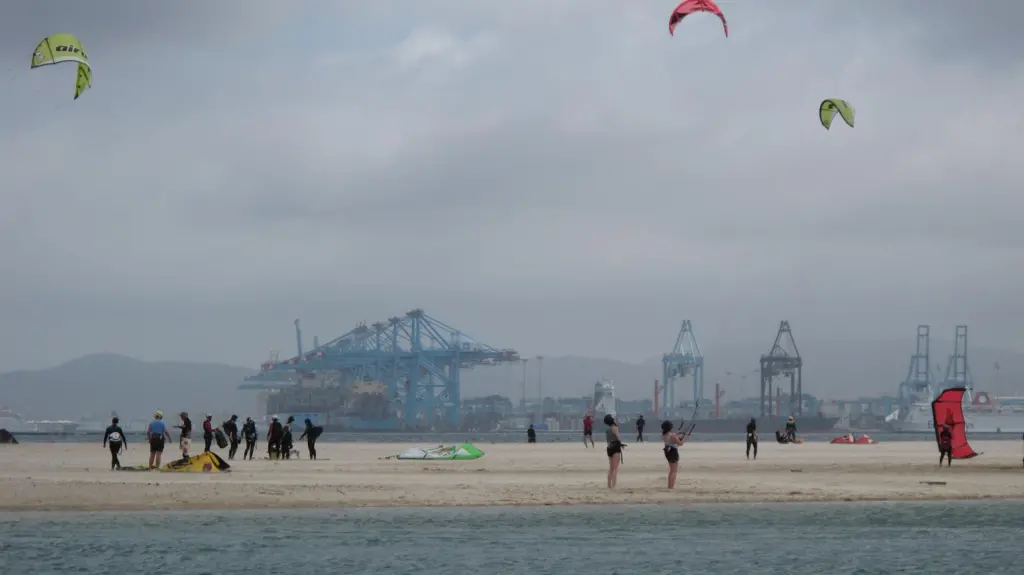 00_94993_Puerto_de_Algeciras_desde_la_playa_de_Palmones