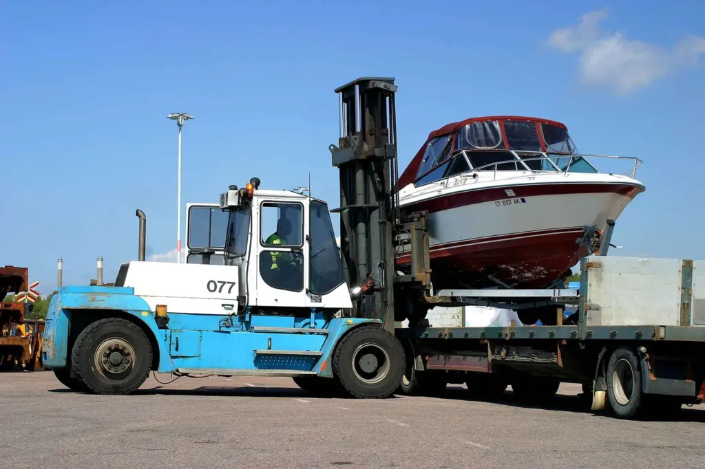 Port Strategy: In Gothenburg, FLTs are already equipped with catalytic converters and particle filters