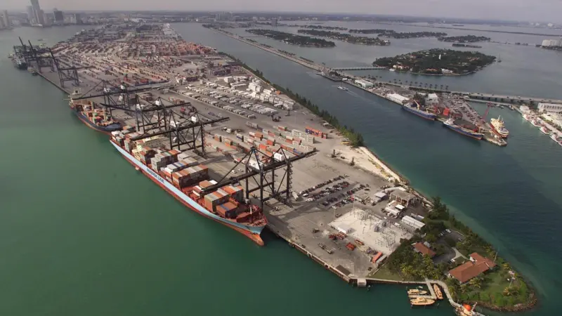 00_95383_Port_of_Long_Beach2C_California_-2
