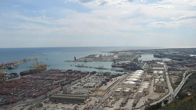 00_94850_Barcelona_port
