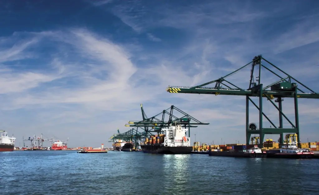 Port Strategy: Antwerp hopes to improve acces for deepwater ships