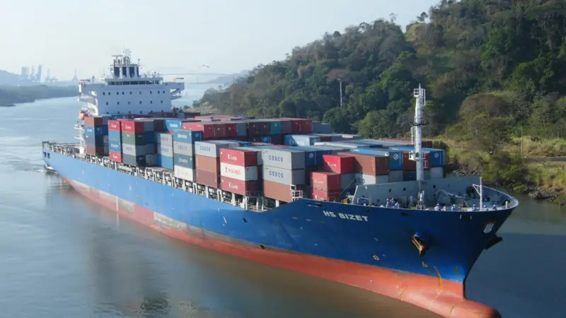 At the moment the size of the vessels is limited, but demand is expected for larger vessels to be serviced at Savannah in 2014. Photo D Russell