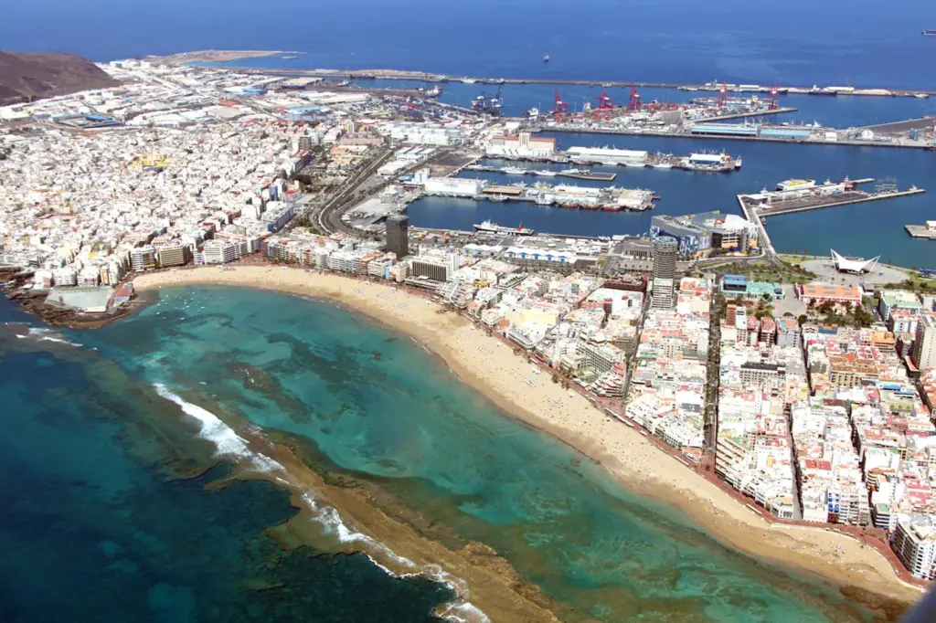 Port of Las Palmas, where expansion plans include extending the existing free zone area.