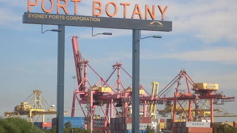 Penalty payments will flow directly between Botany's stevedores and road operators. Photo: J Bar