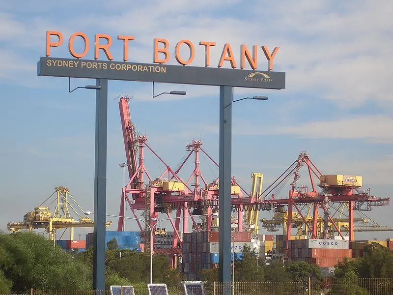 Penalty payments will flow directly between Botany's stevedores and road operators. Photo: J Bar