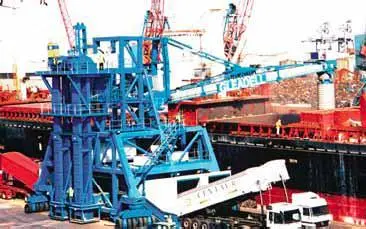 B&W Mechanical Handling rubber-tyred shiploader