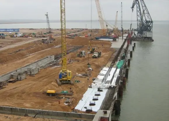 The UTC terminal with construction underway in 2007