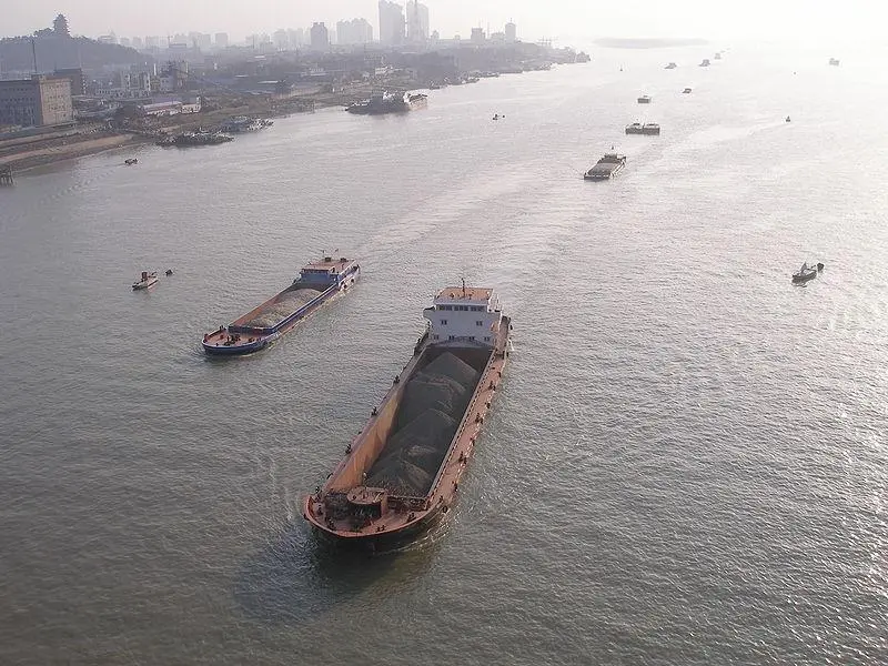 Ports are helping to crack down on the number of overloaded barges on the Yangtze. Photo: C Ryu