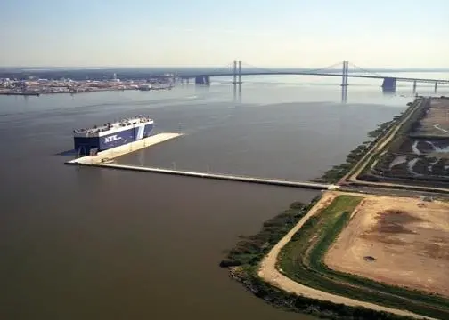 Santiago Alfageme has rearranged its berth in deep water, and parallel to the river's flow