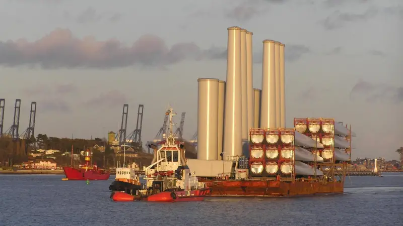 Port Strategy: Becoming a platform and base for wind turbine developments offers good prospects for well-located ports