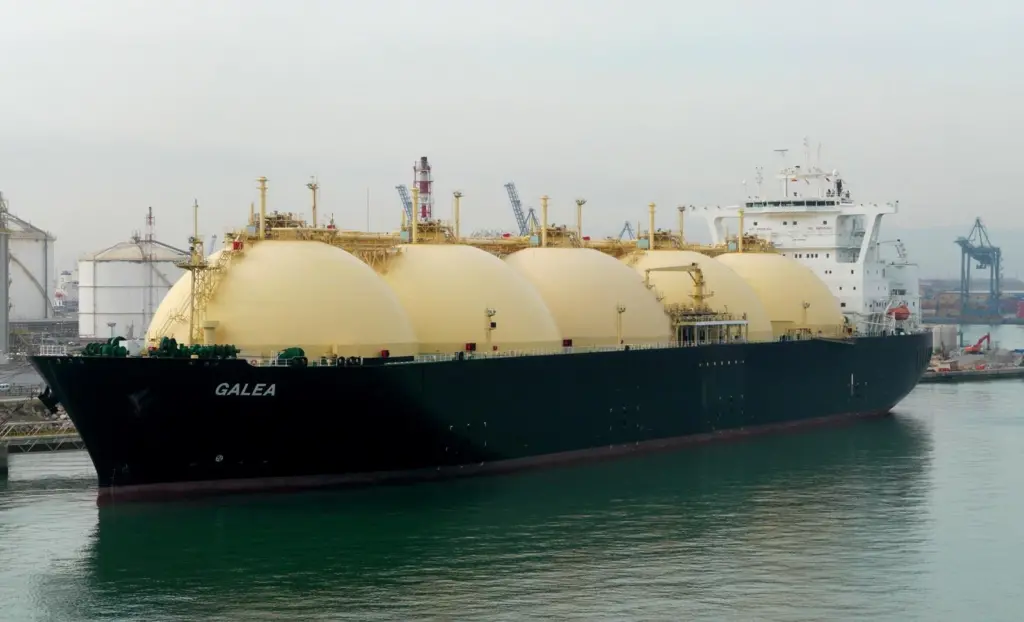 Forward-thinking ports should be seriously considering investment in LNG facilities. Credit: Wolfgang Meinhart