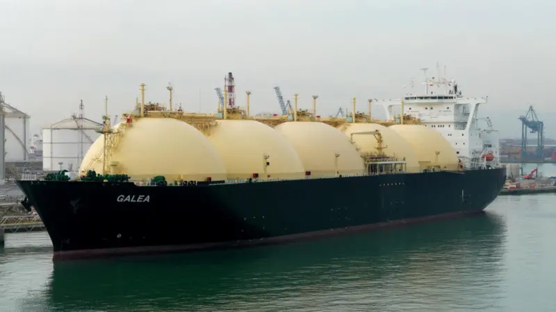 Forward-thinking ports should be seriously considering investment in LNG facilities. Credit: Wolfgang Meinhart