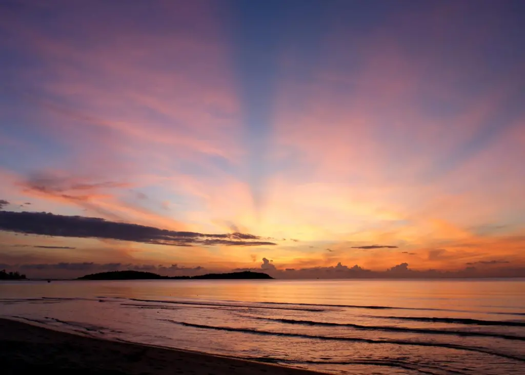 00_96472_Sunrise.-Credit-Lisa-Tancsics