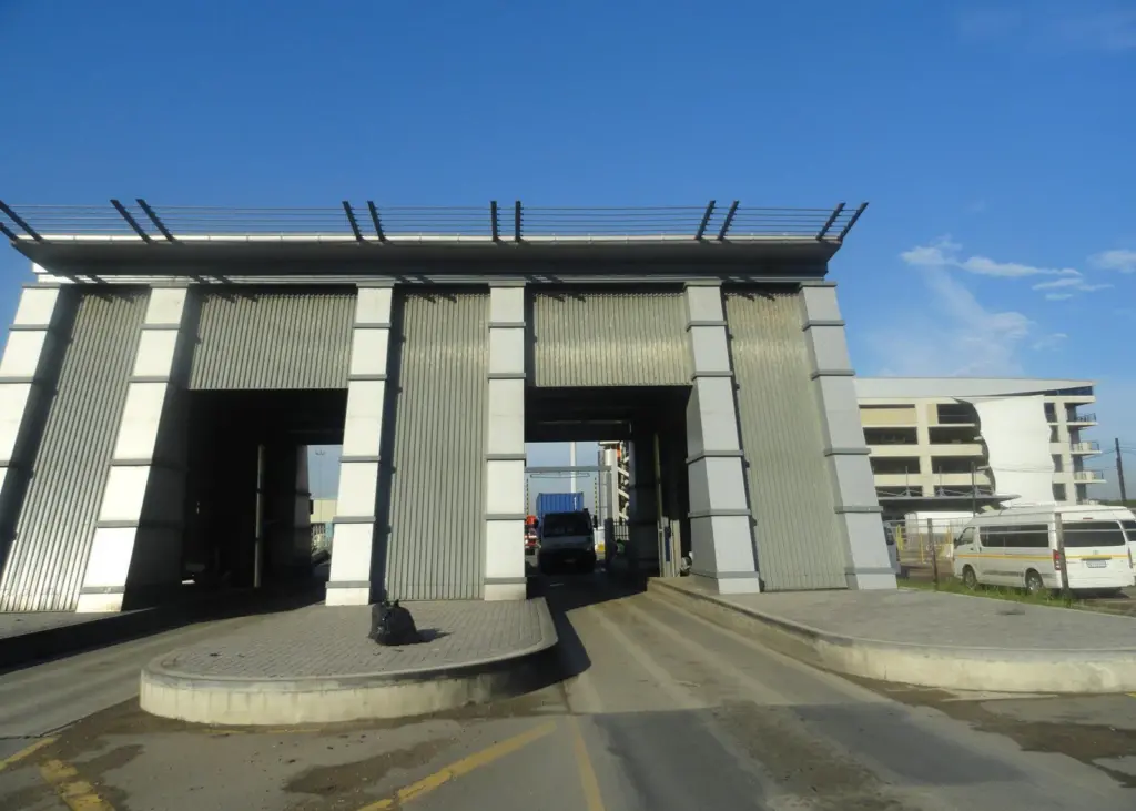 Durban is the first Transnet straddle carrier terminal to deploy OCR, RFID and in-lane swiping
