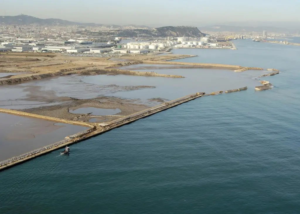 Barcelona's El Prat was designed to cater for Maersk's Class E ships