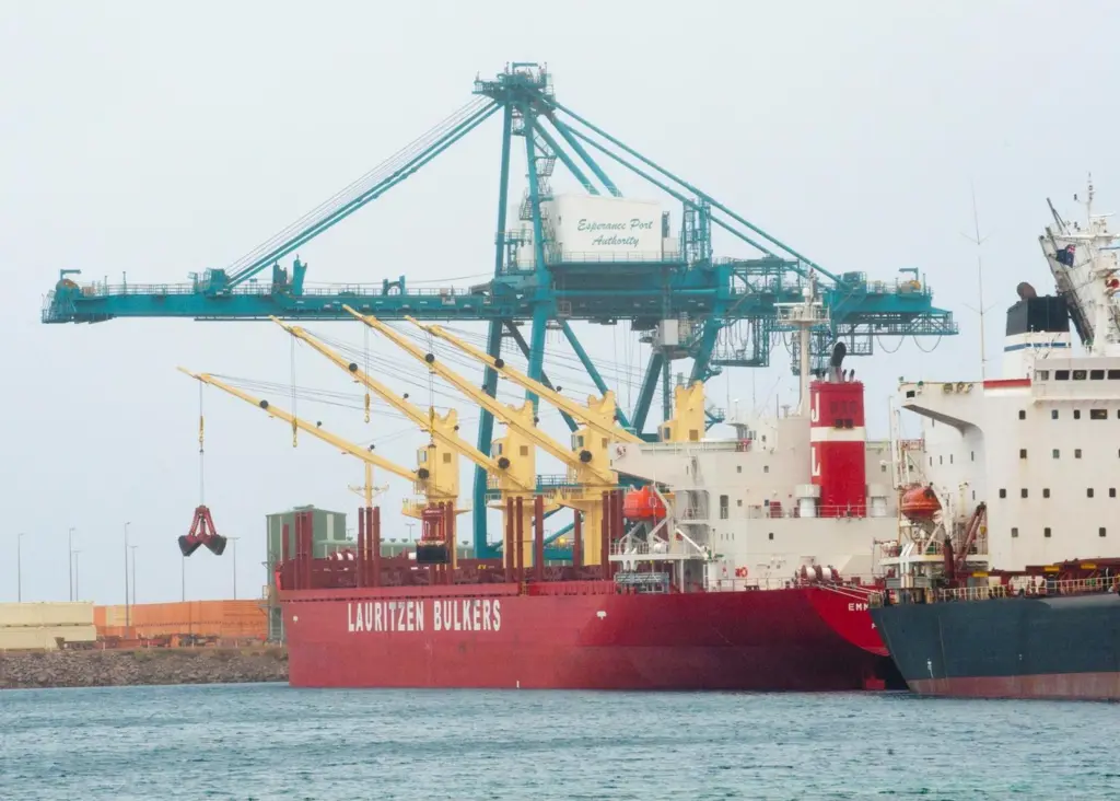 Modern bulk handling units preserve the quality of the product but demand substantial capital investments