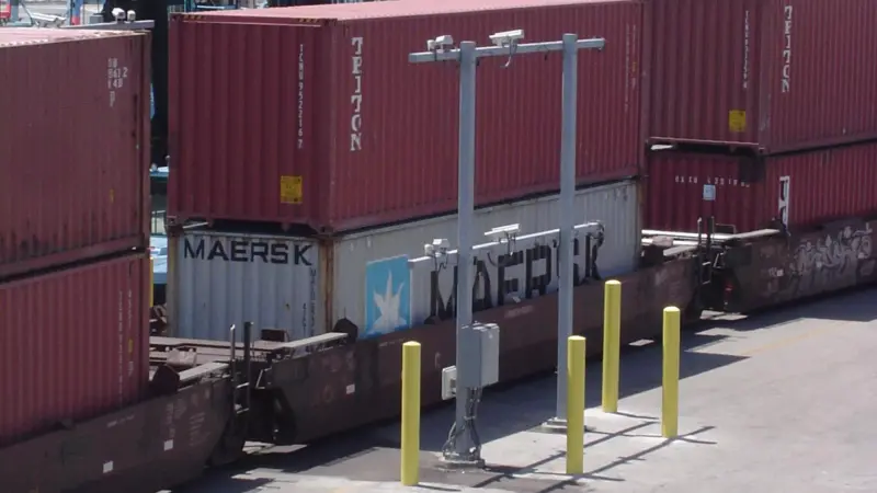 A combined Navis and APS approach at Los Angeles' Pier 400 improved visibility for train-based equipment