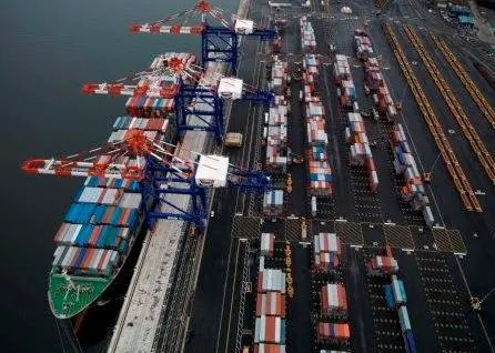Canadian ports, such as Prince Rupert, are said to be attracting US-bound trade