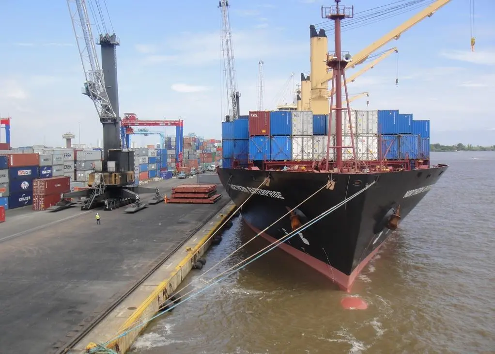 Apapa in Lagos, Nigeria has been subject to congestion and other problems springing from multiple agencies. Photo: Scenar308 Flickr