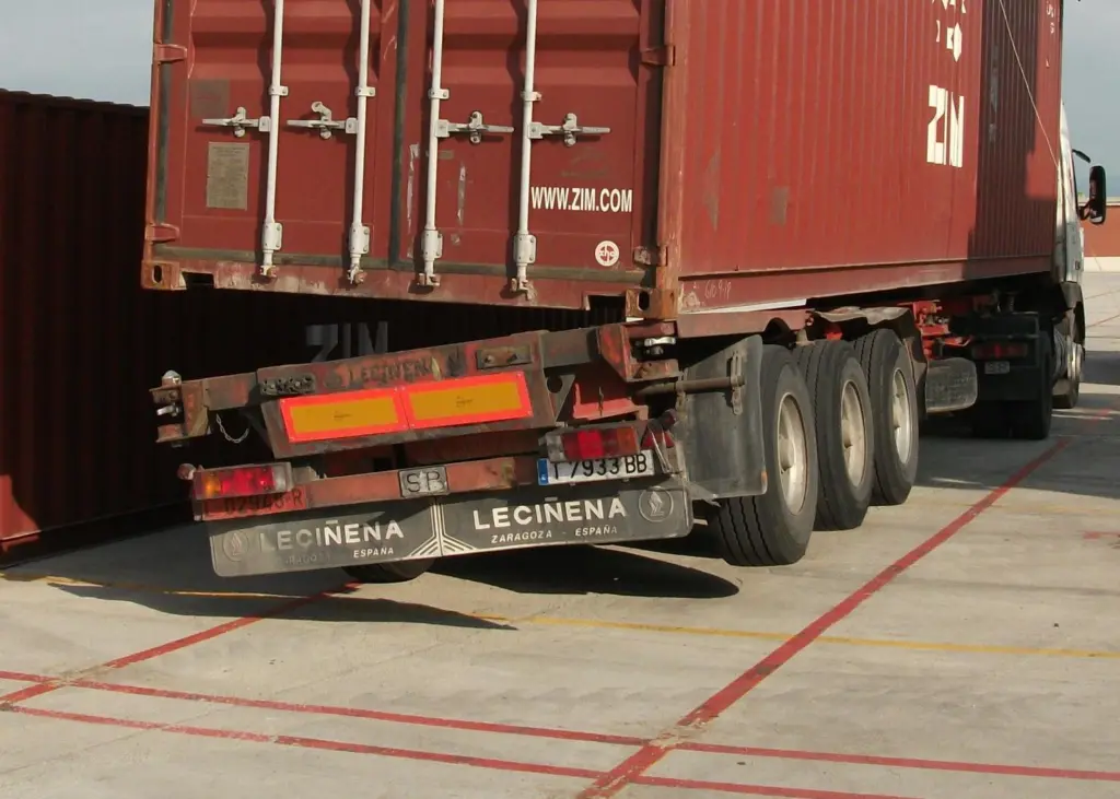 The Lasstec Load Sensing and Accident Prevention System can immediately stop the hoist mechanism to prevent lifting