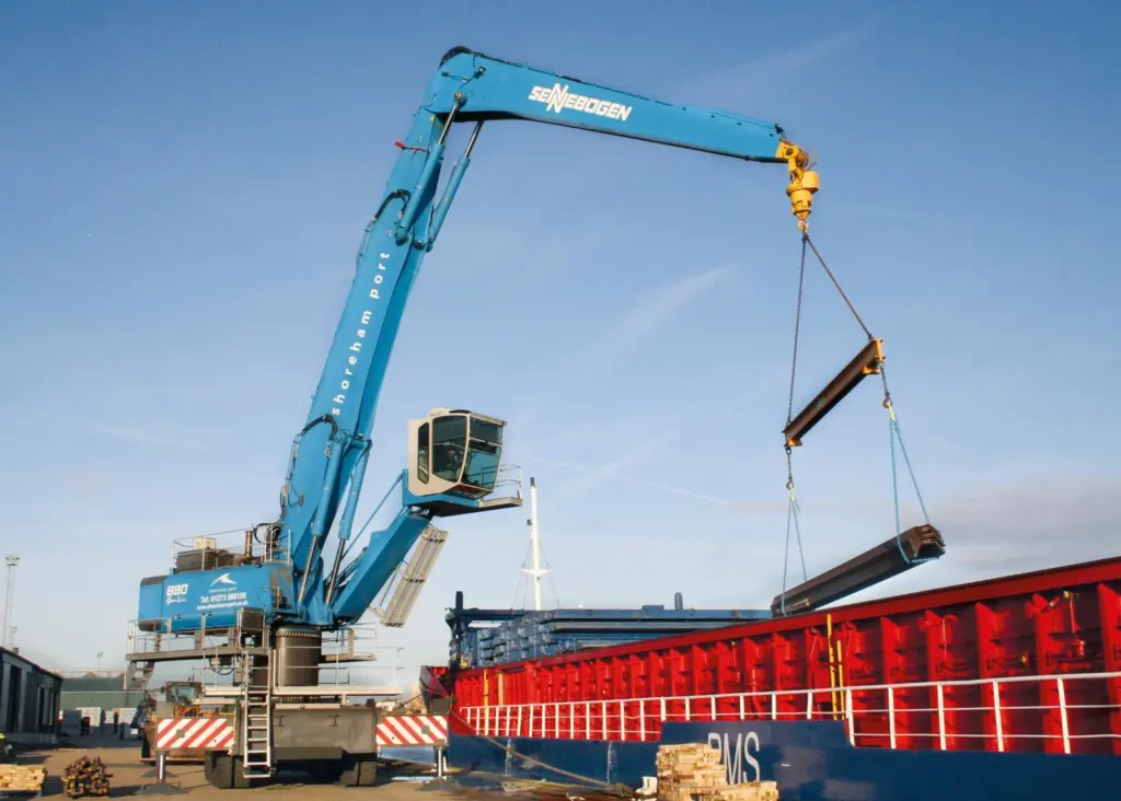 00_96790_SENNEBOGEN-880-Mobile_Steel-handling-3