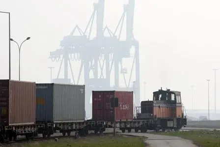 "Although road and railway connections get congested, there is still a lot of transport capacity on the European seas and inland waterways" said Mr van Dalen