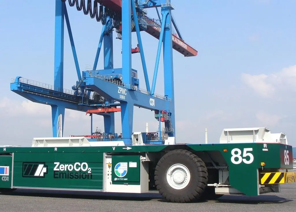 Battery-powered AGVs are performing well at HHLA Photo: Hamburger Hafen und Logistik AG