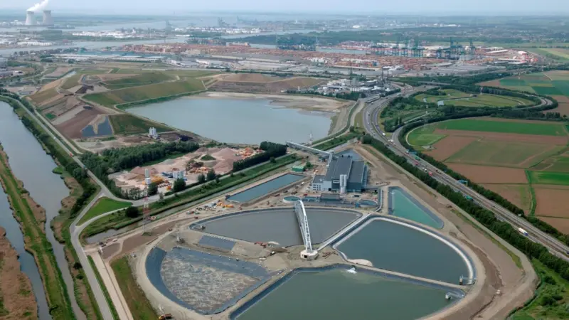 The AMORAS scheme, a sediment separation and treatment installation in the port of Antwerp demonstrates different thinking